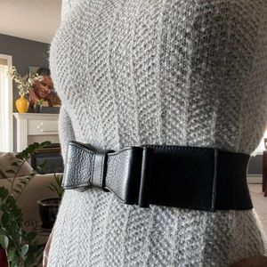 Double leather bow detail stretch belt w snap closure